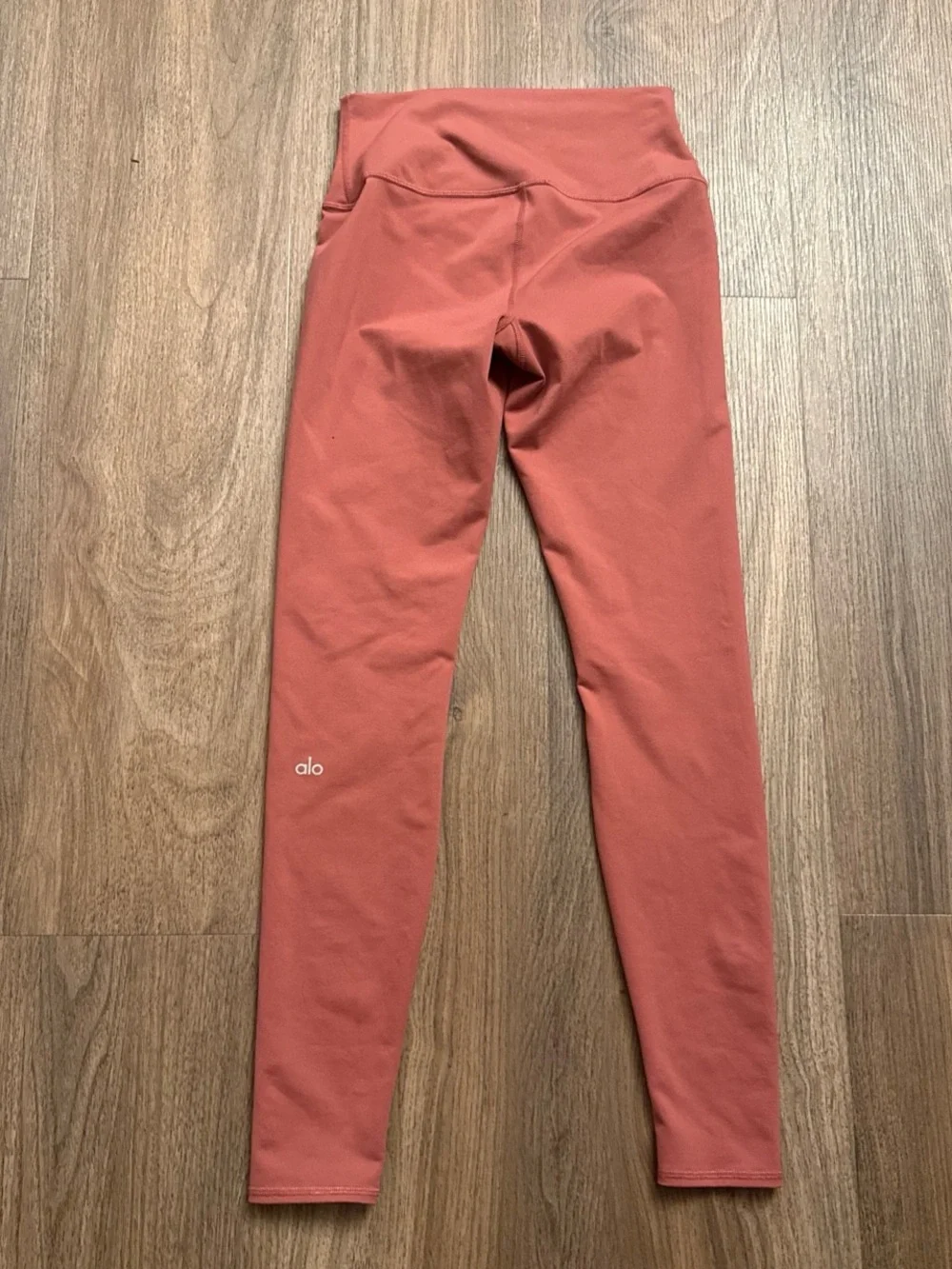 Alo dark dusty rose Pink high-waisted leggings. Size small.